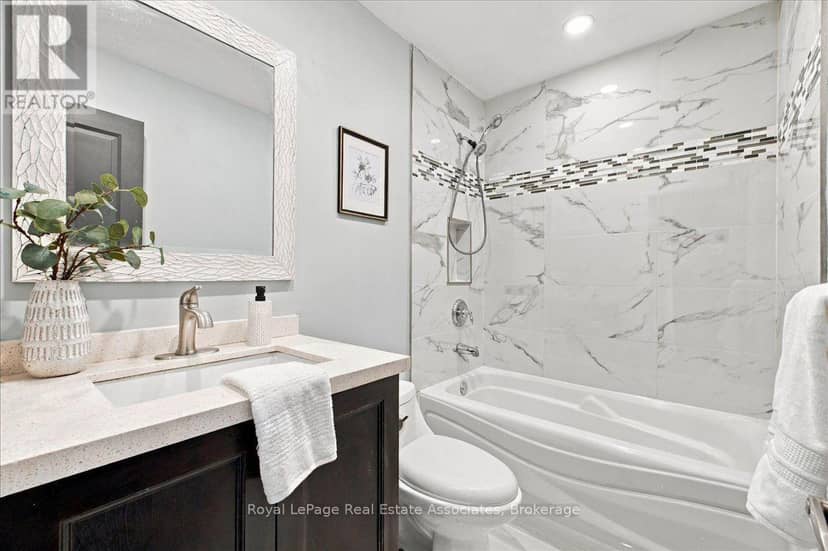 1-4 - 540 Mary Street E — photo 23 of 40
