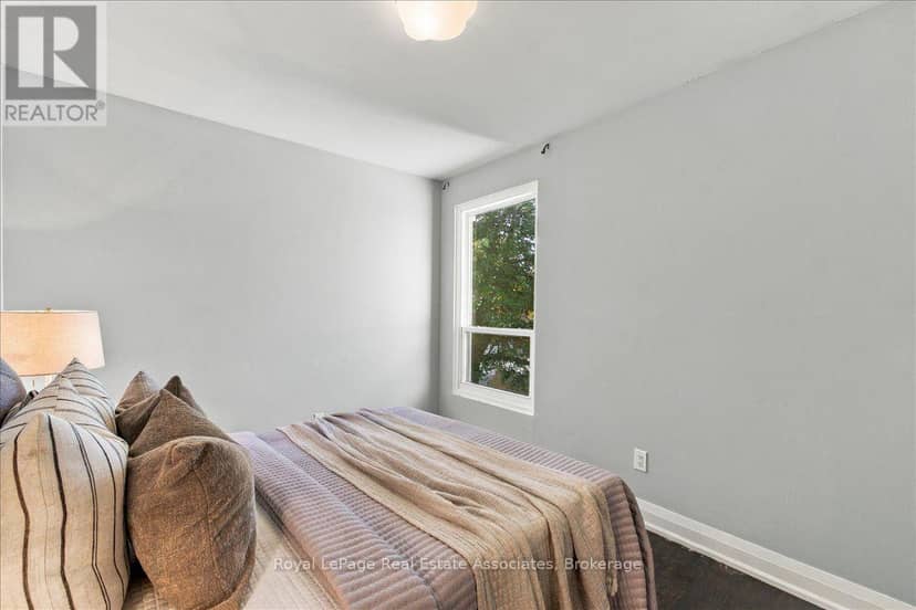 1-4 - 540 Mary Street E — photo 25 of 40