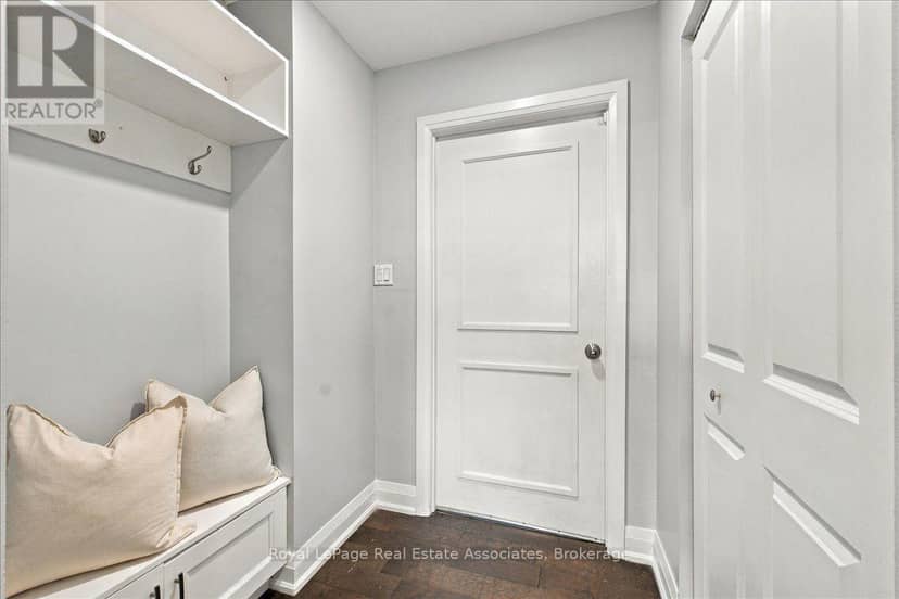 1-4 - 540 Mary Street E, Whitby, photo 4