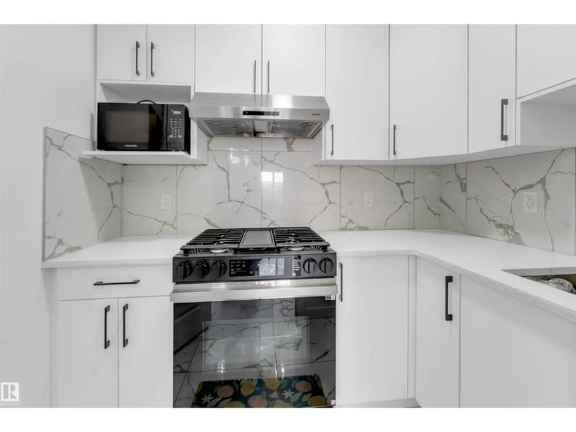 1428 11 AV NW — photo 19 of 36