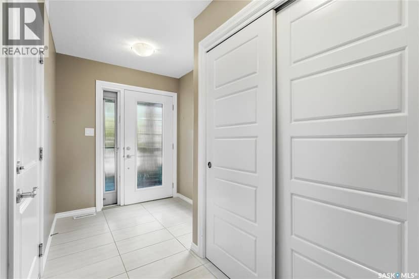 251 4002 Sandhill CRESCENT — photo 12 of 35