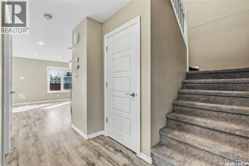 251 4002 Sandhill CRESCENT — photo 14 of 35