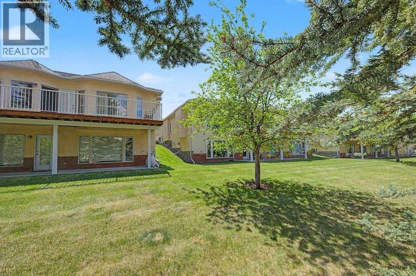 18 Prominence View SW, Calgary, photo 3