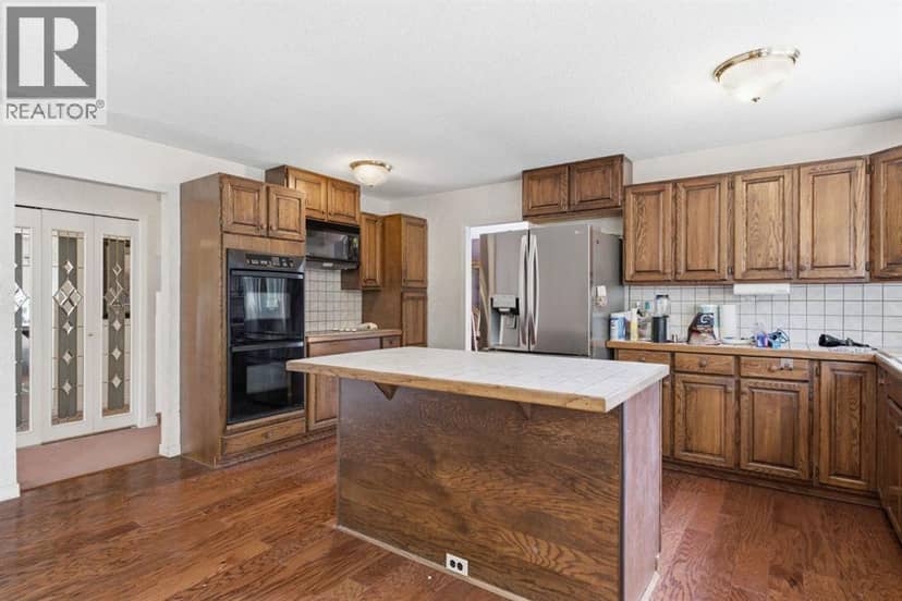 331 Oakfern Crescent SW — photo 20 of 39