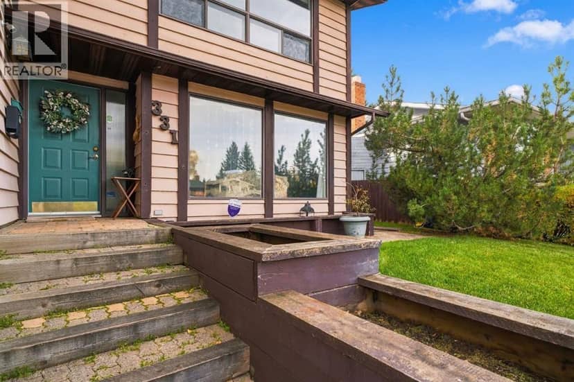 331 Oakfern Crescent SW, Calgary, photo 3