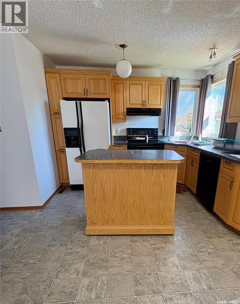 306 2nd STREET W, Kyle, photo 3