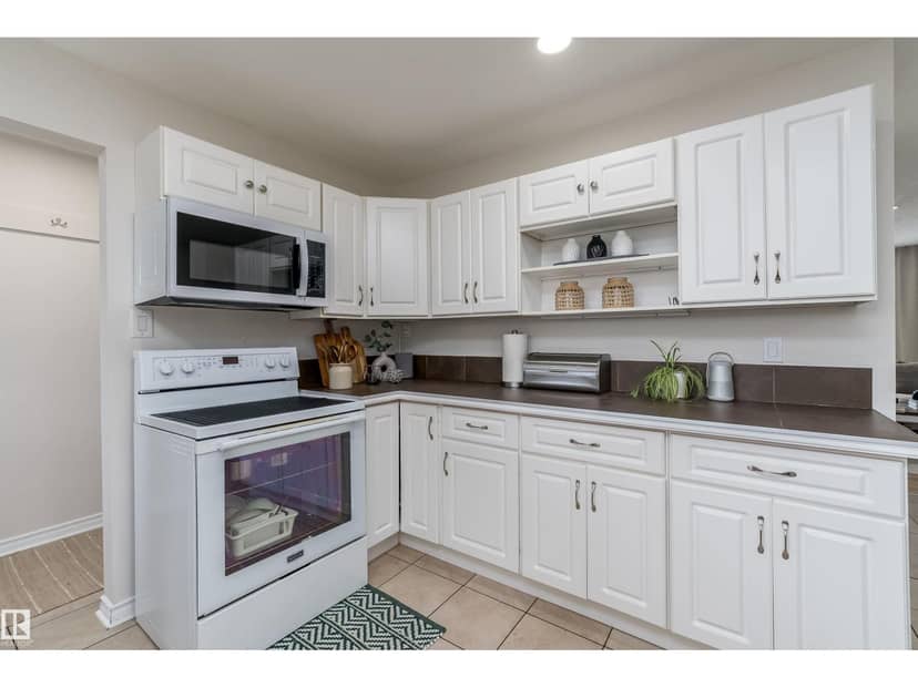 11236 40 AV NW — photo 17 of 40