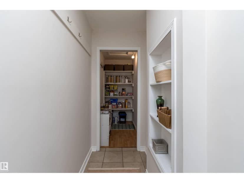 11236 40 AV NW — photo 19 of 40