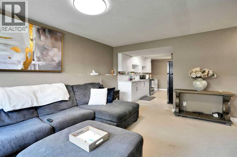 115 Abingdon Crescent NE — photo 15 of 40