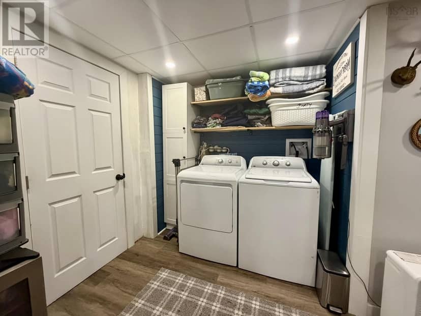 9384 Highway 7 — photo 16 of 21