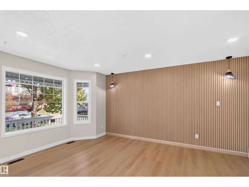 4409 150 AV NW — photo 12 of 30