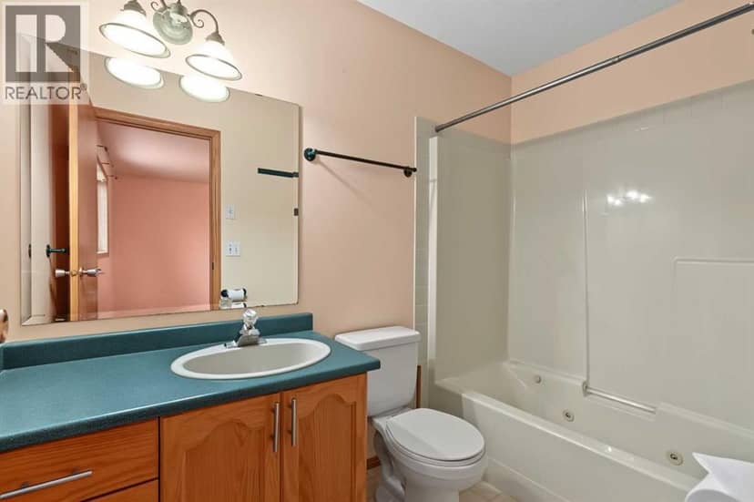 9323 69A Avenue — photo 13 of 39