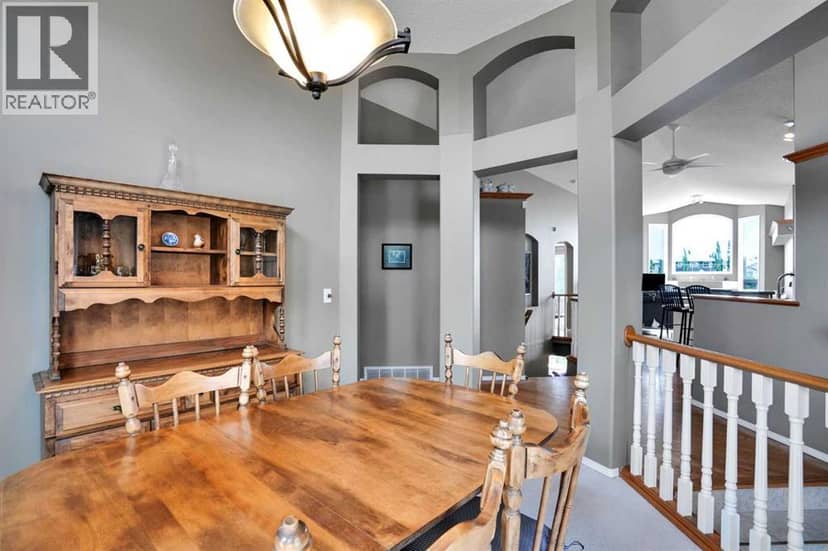 95 Citadel Grove NW — photo 9 of 40