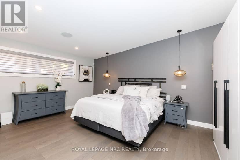 100 Marsdale Drive — photo 18 of 40