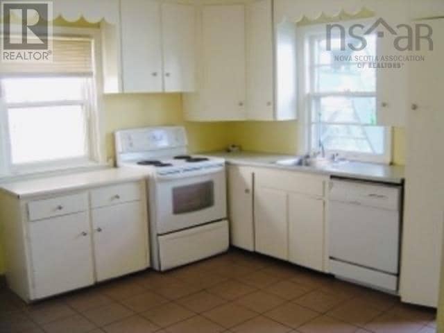 2167-2175 Windsor Street — photo 16 of 22