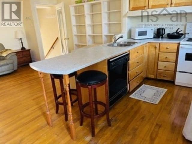 2167-2175 Windsor Street — photo 13 of 22