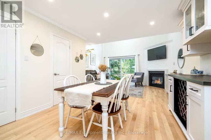 218 - 2110 Cleaver Avenue — photo 12 of 35