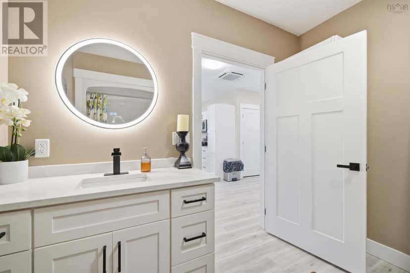 520 Truro Heights Road — photo 11 of 28