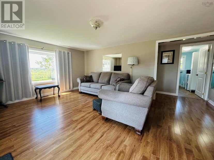 75 Hillside Drive — photo 14 of 21