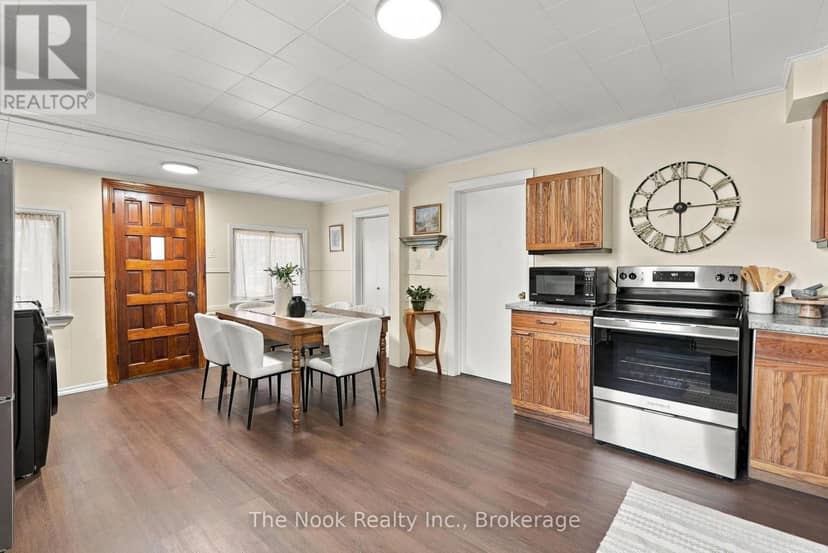 64 Wellington Street — photo 23 of 40