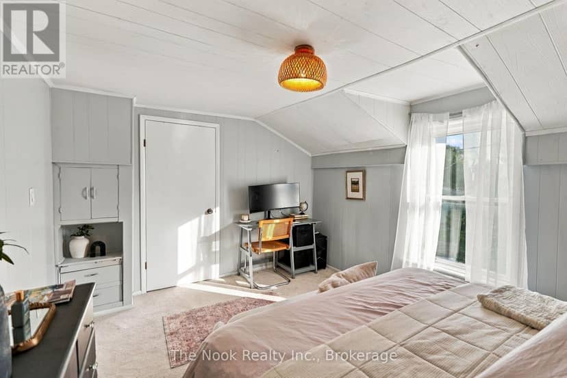 64 Wellington Street — photo 34 of 40
