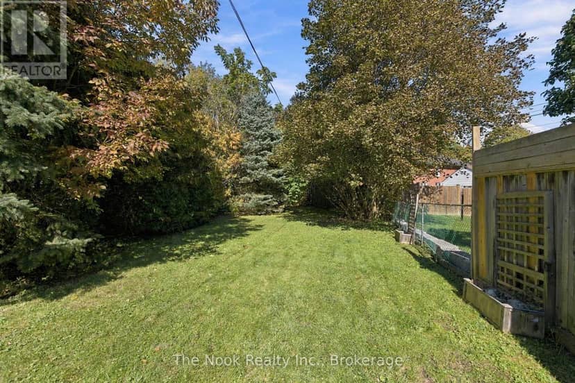 64 Wellington Street — photo 5 of 40