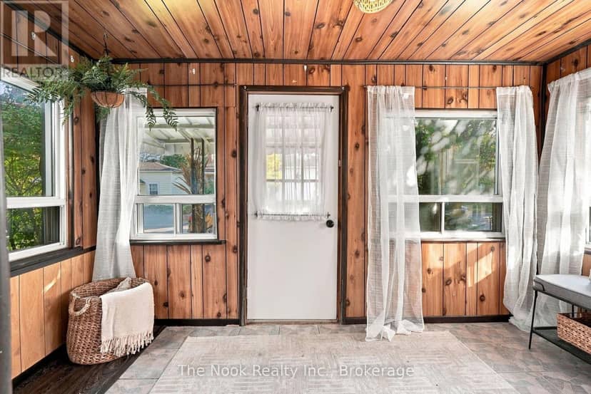 64 Wellington Street — photo 7 of 40