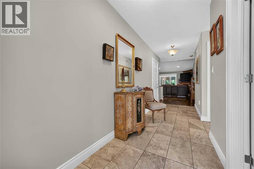 821 Carriage WAY — photo 6 of 40