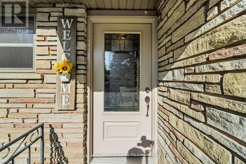 107 Mary Street, Central Huron, photo 3