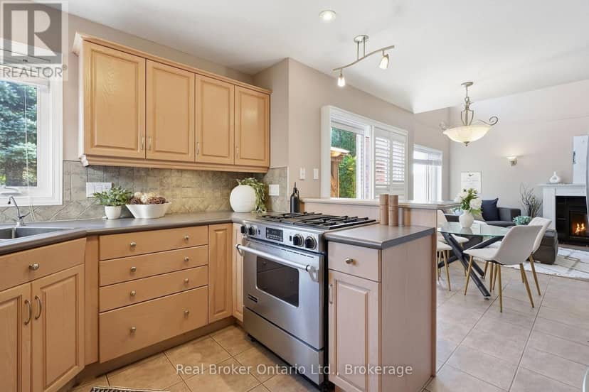 225 Summerfield Drive — photo 15 of 40