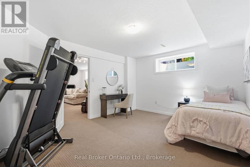 225 Summerfield Drive — photo 37 of 40