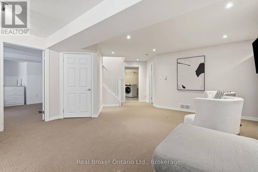 225 Summerfield Drive — photo 38 of 40
