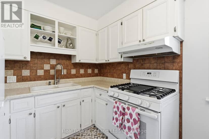 68 Emma Street — photo 14 of 40