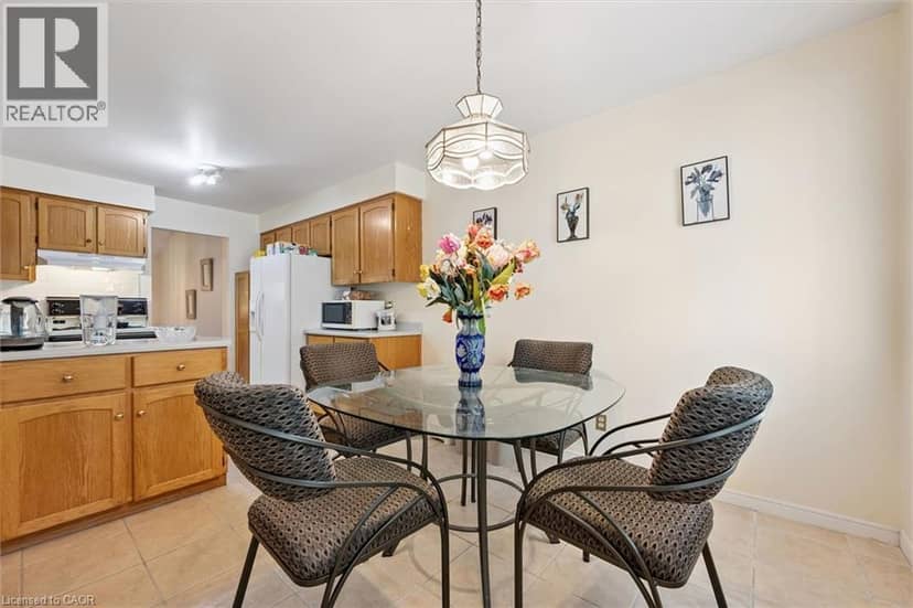 176 SANDFORD FLEMING Drive — photo 9 of 32