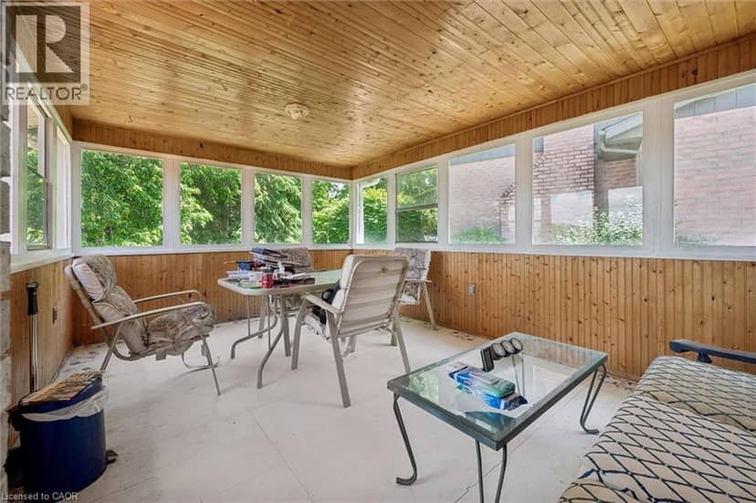 176 SANDFORD FLEMING Drive — photo 21 of 32