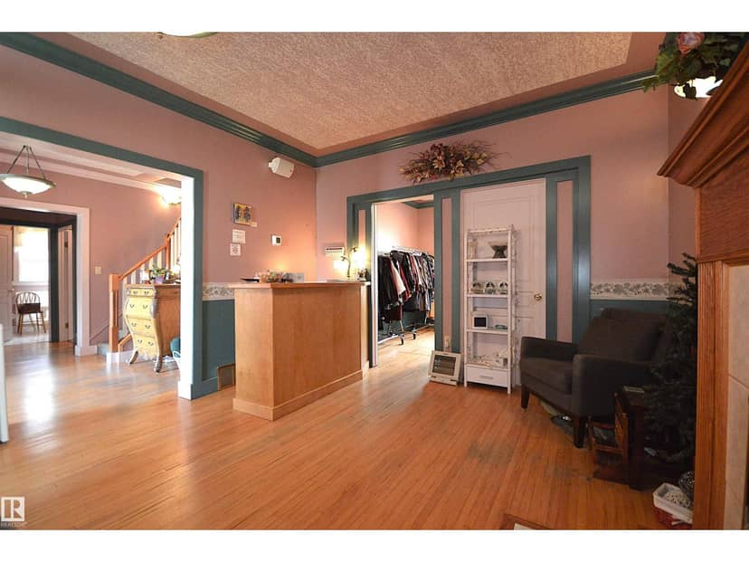 5023 51 Ave Av — photo 23 of 40
