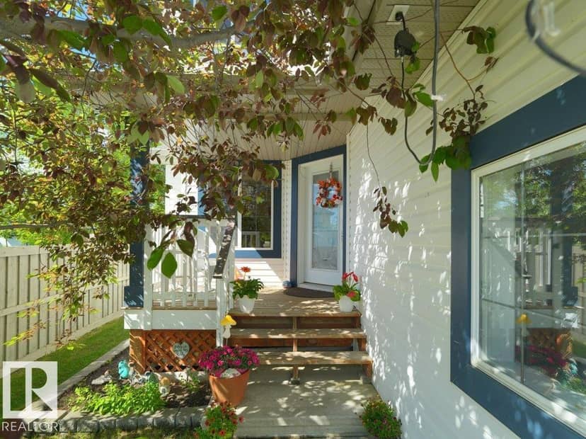 1476 McMillian Wy SW, Edmonton, photo 2