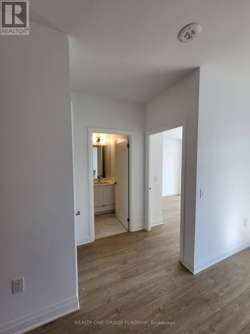 618 - 700 Sheppard Avenue W — photo 14 of 33