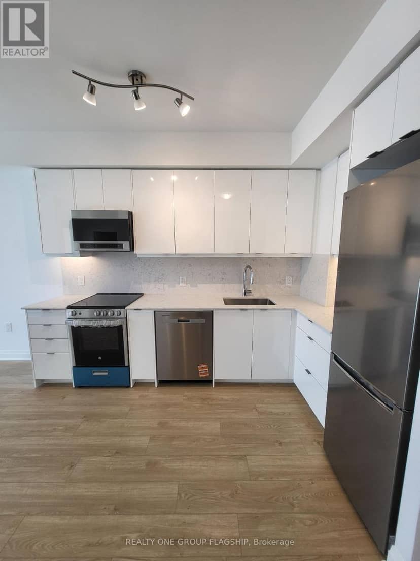 618 - 700 Sheppard Avenue W — photo 9 of 33