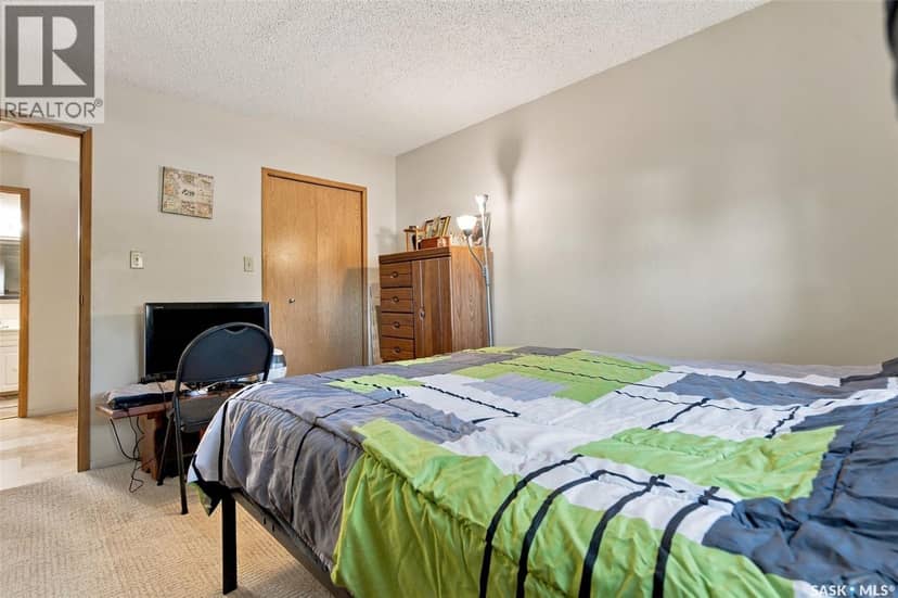 202 275 Kingsmere BOULEVARD — photo 15 of 28