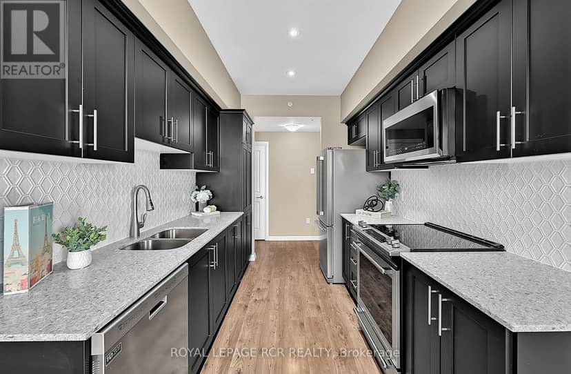 502 - 302 Essa Road — photo 11 of 40