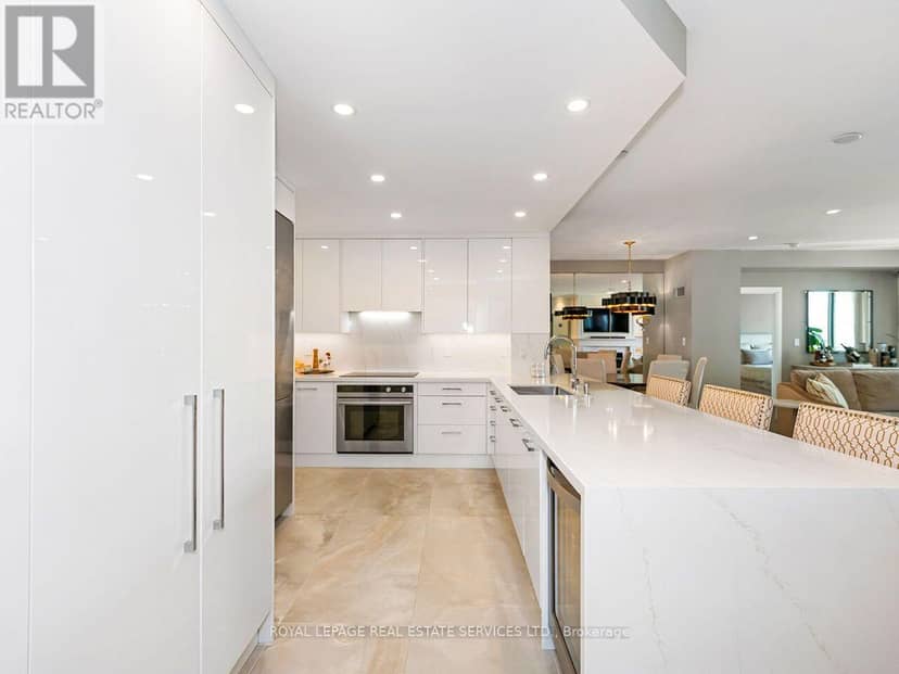 PH201 - 88 Palace Pier Court — photo 11 of 40