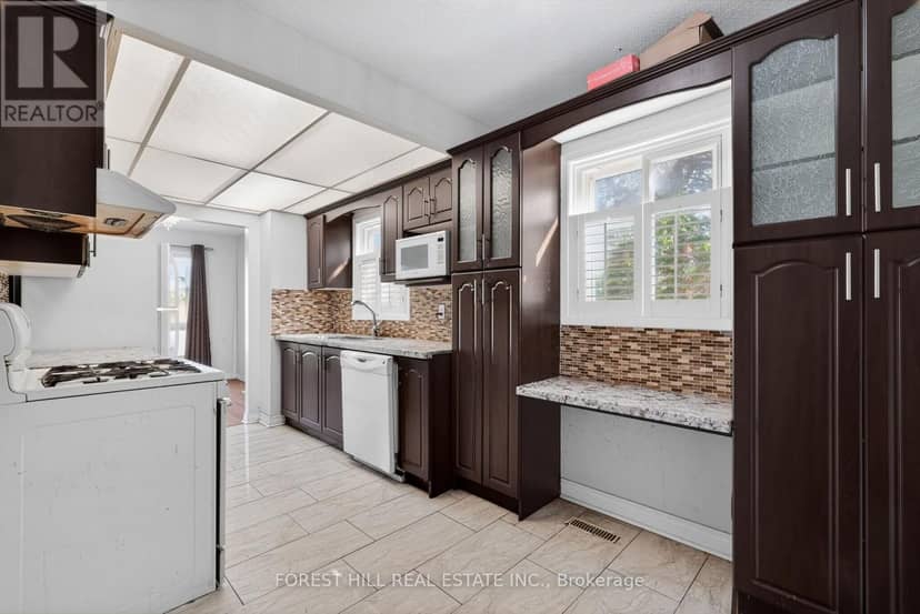 27 Saturn Drive — photo 15 of 40