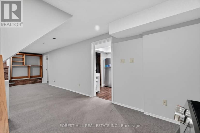 27 Saturn Drive — photo 32 of 40
