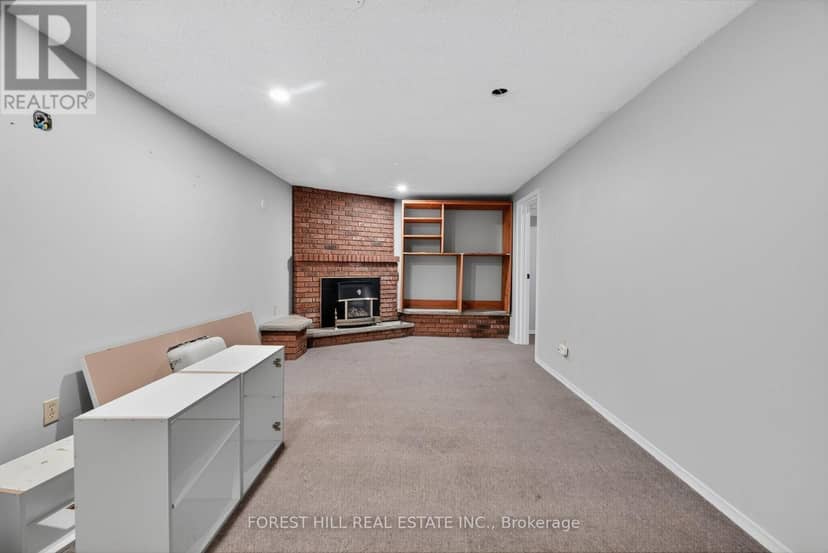 27 Saturn Drive — photo 34 of 40
