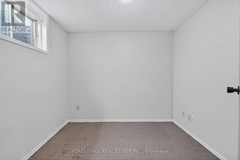 27 Saturn Drive — photo 36 of 40