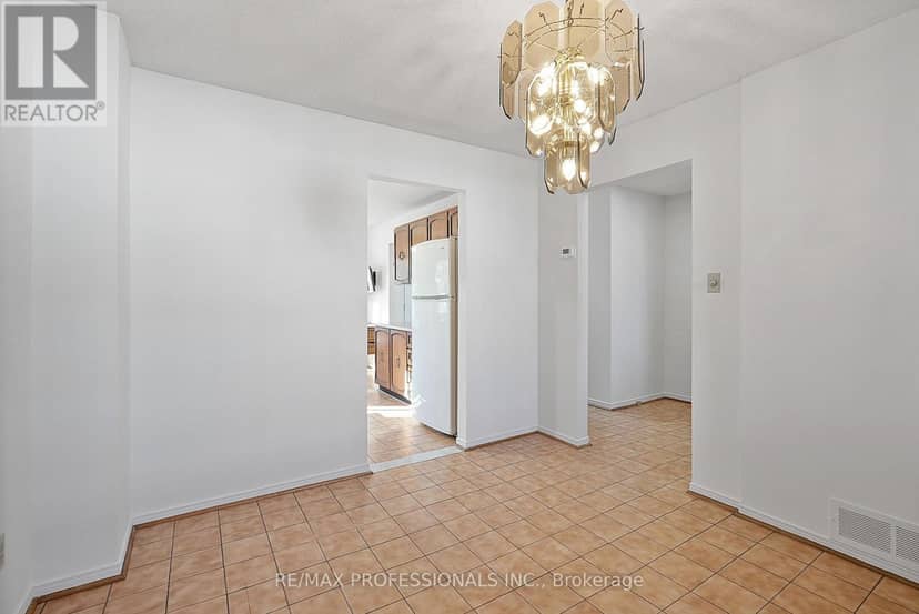 43 Franca Crescent — photo 14 of 40