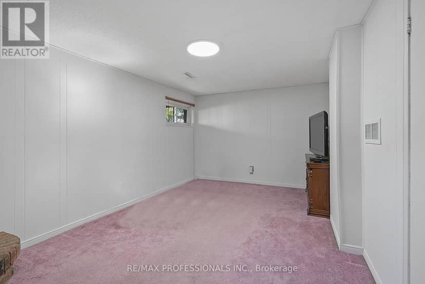 43 Franca Crescent — photo 38 of 40