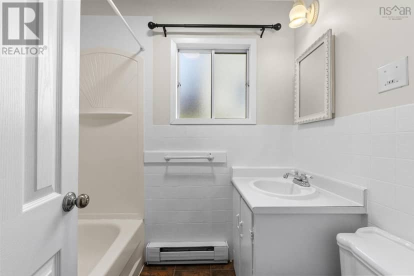 20 Rufus Avenue — photo 12 of 33