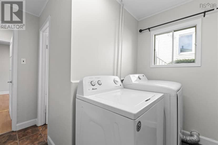 20 Rufus Avenue — photo 16 of 33